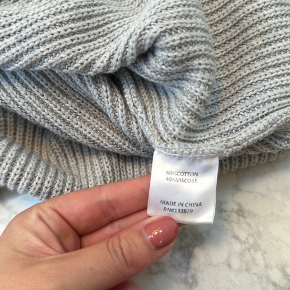 Lovers + Friends cropped gray hoodie - Picture 6 of 6